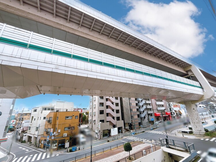 バルコニー 窓を開けると広がる青空。心をリフレッシュして日々を過ごしていきましょう。