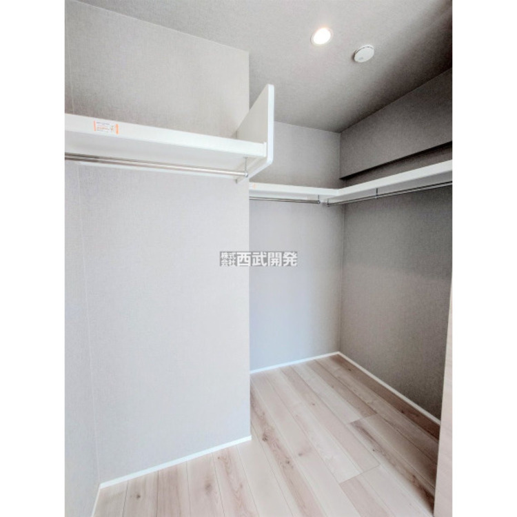 収納 ウォークインクローゼット