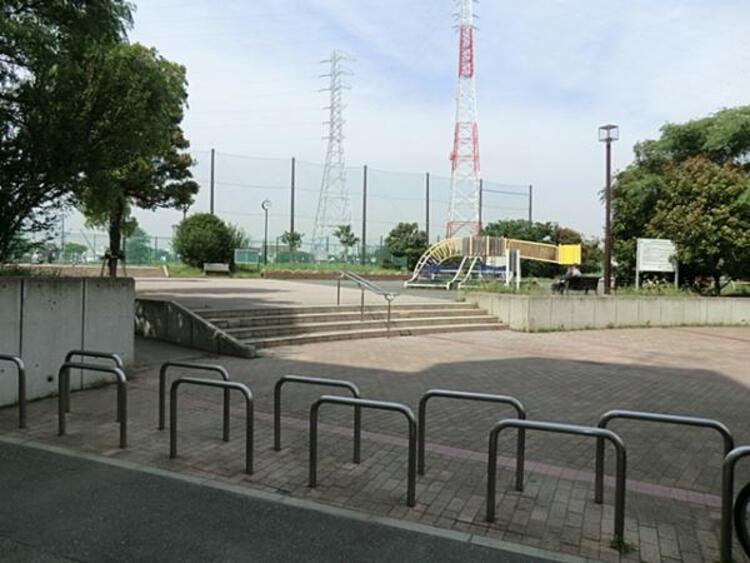 周辺 佃野公園　560ｍ