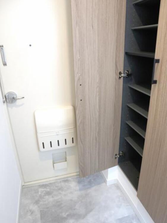 その他 玄関には収納豊富なシューズクローゼットも完備。雑多な玄関でなくスッキリ空間にできるよう設計しました。