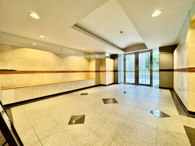 その他 館内は静寂な中が保たれており、管理が行き届いている印象を受けました。