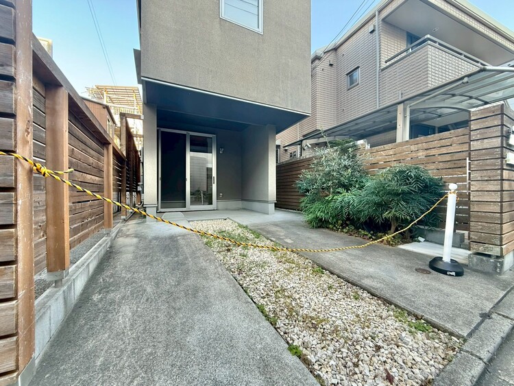 その他 駐車スペースが嬉しいですね。※空き状況は都度ご確認下さい。