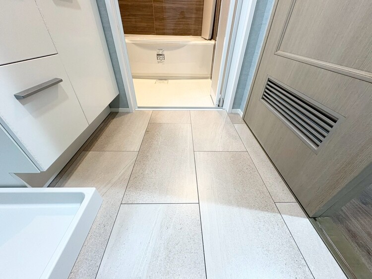 その他 十分な広さの脱衣所。