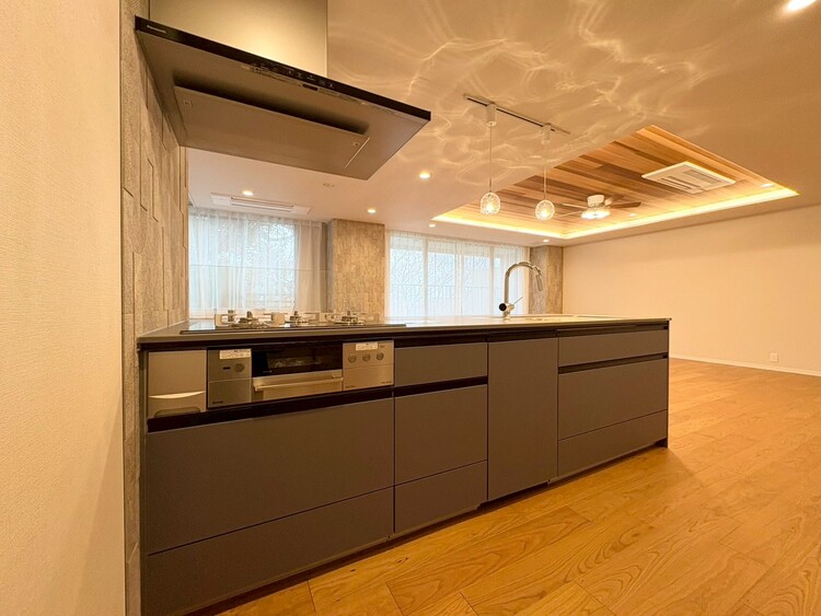 その他 開放感のあるキッチンスペース。調理をしながら、会話も弾みそうですね。