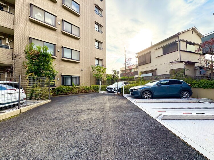 その他 駐車スペースが嬉しいですね。※空き状況は都度ご確認下さい。