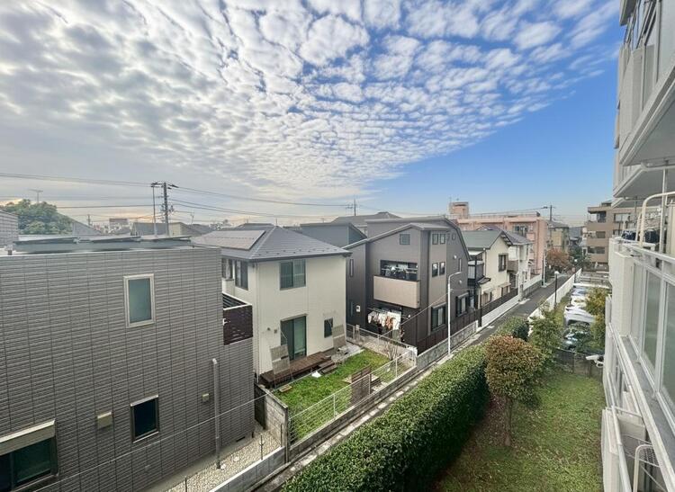 その他 眺望や窓からの景色が良いと、家で過ごす時間も快適です。