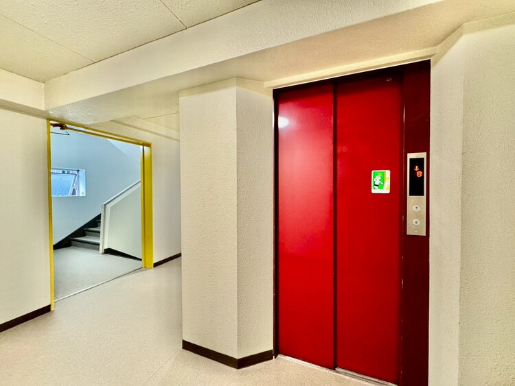 その他 エレベーター完備のため荷物が多くなっても安心。