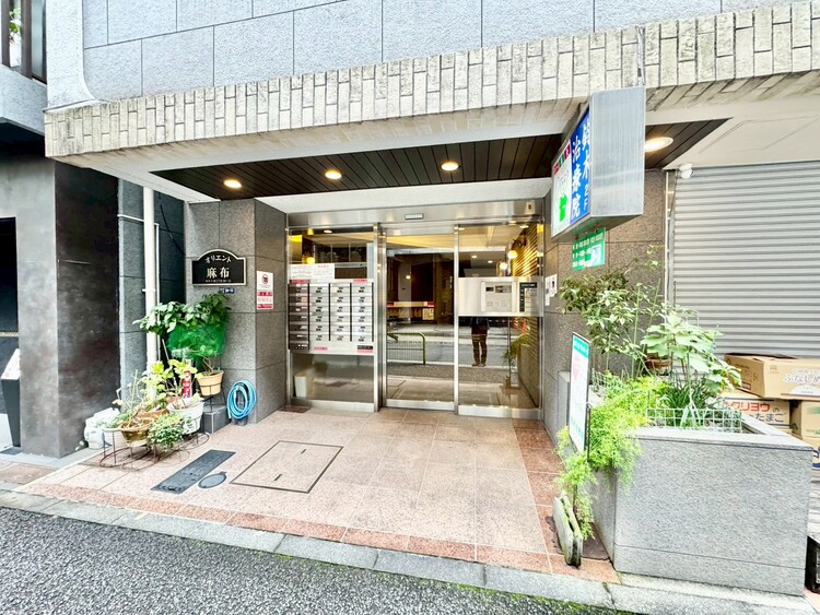 その他 上質感漂う玄関アプローチです。