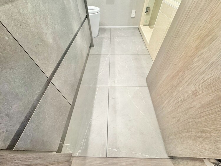 その他 十分な広さの脱衣所。