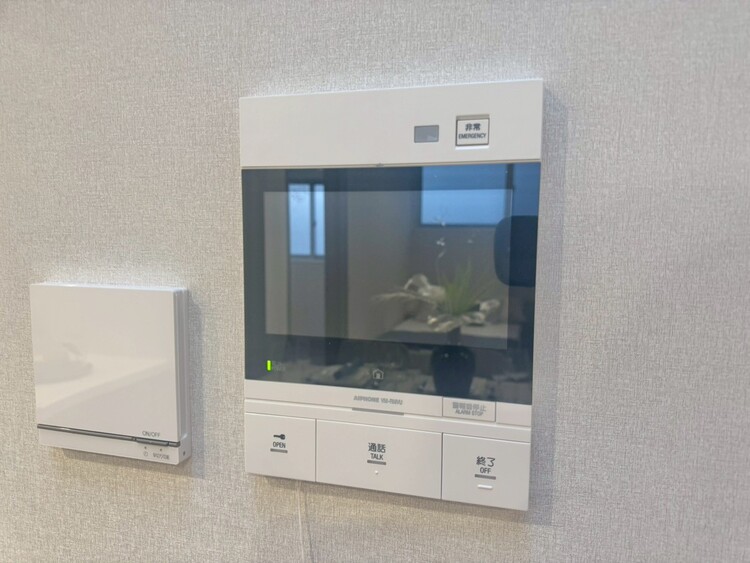 その他 誰が来てもわかる様にモニター付きインターホンを設置。