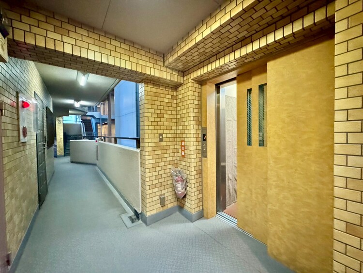 その他 エレベーター完備のため荷物が多くなっても安心。