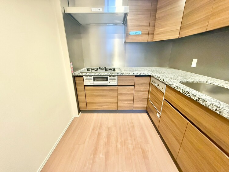 その他 開放感のあるキッチンスペース。調理をしながら、会話も弾みそうですね。