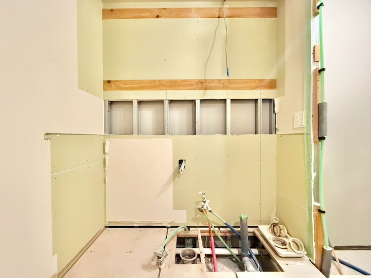 その他 清潔感を感じられる洗面化粧台。