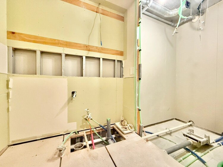 その他 十分な広さの脱衣所。