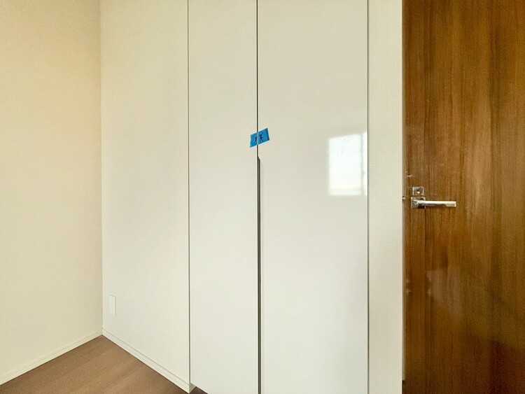 その他 収納スペースが付いていて、お部屋を広く使っていただけます。