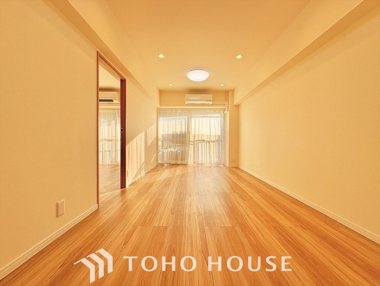 内装 ここにはみんなが集い、食事と楽しい会話が始まる。