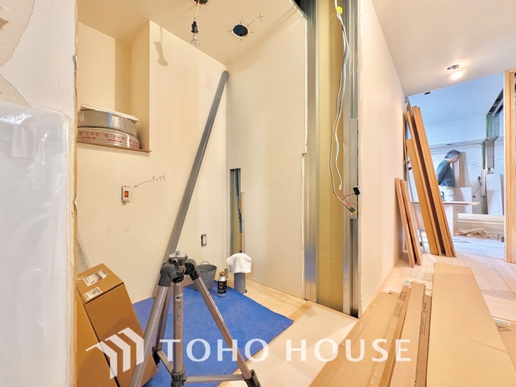 内装 《改装中》清潔感あふれる洗面化粧台で、毎日の身支度を快適にサポートします。