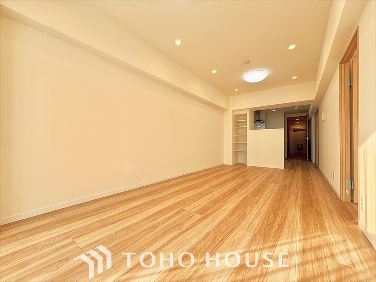 内装 時間をかけて作り上げるそんな空間を君と共有したい。僕たちの空間は唯一無二の物だから。