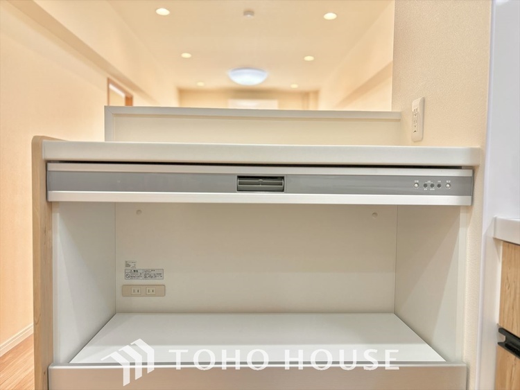 キッチン 【Kitchen】キッチンは家族の絆を育む大切な空間。シンプルで使い易いSystemKitchenで愉しく作る料理は愛情のある美味しいご馳走に。