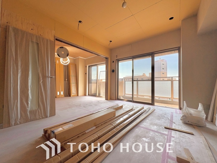 内装 《改装中》ここにはみんなが集い、食事と楽しい会話が始まる。