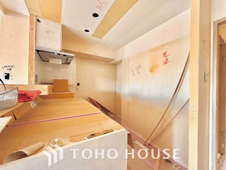 キッチン 《改装中》【Kitchen】キッチンは家族の絆を育む大切な空間。シンプルで使い易いSystemKitchenで愉しく作る料理は愛情のある美味しいご馳走に。