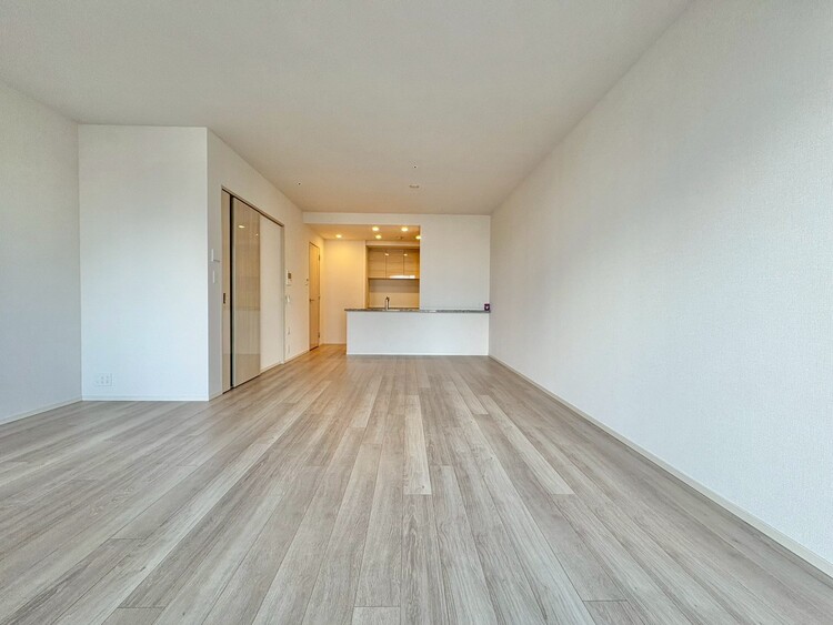 居間 飾り過ぎないシンプルな内装と偏り過ぎないデザインで統一しました。