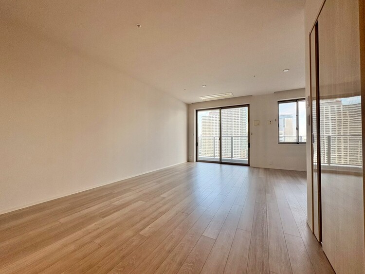 居間 快適に過ごす毎日を求めて、暮らしの中でご自身の「マイホーム」に創り上げて下さい。