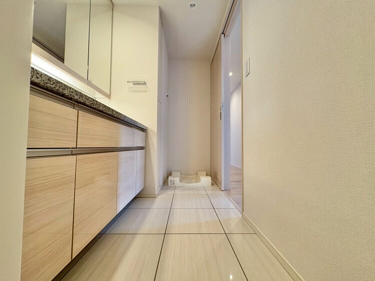 洗面 清潔感と心地よさを重視した、上質感漂うパウダールーム。