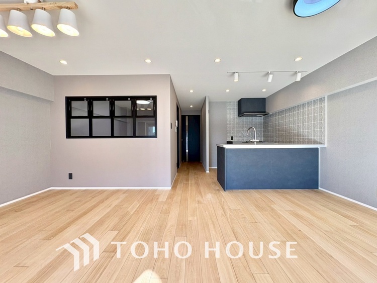 内装 【LIVING】◆simple is best◆無駄のない綺麗なつくりのリビングルームであなただけの暮らしを。