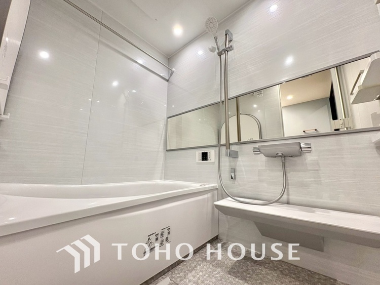 風呂 【BATHROOM】◆プライベートな空間◆simpleだからrelaxできるんです。こころもからだもキレイさっぱり。