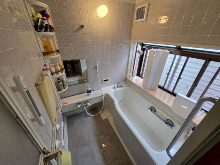 風呂 窓が設置されていますので通気性もよくお使い頂けます