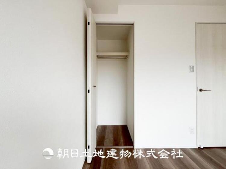 収納 【収納】部屋ごとに設けた収納は住みやすさへのこだわりがあります。シンプルで使いやすい収納スペース。