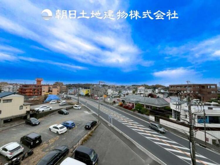 その他 【眺望】温かい太陽を感じる事ができるのは、目の前に遮るものが無いから。彼方に広がる風景が絵画のように広がります。