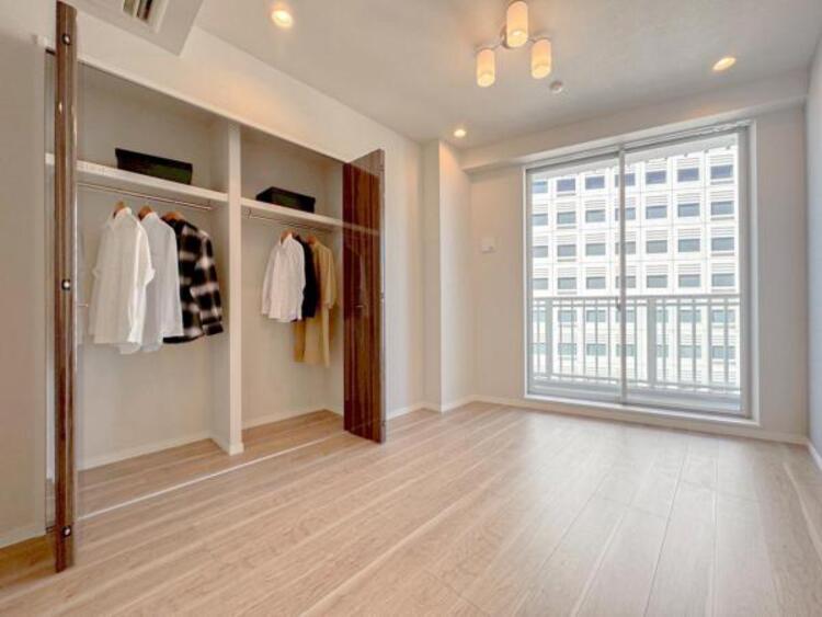 内装 健やかな時間を過ごせるプライベートルームはとても大切です！！インテリアにも合わせやすいカラーリング！それぞれの居室に思い思いのコーディネートをしてより空間を演出することでよりいっそう大事にな空間に！