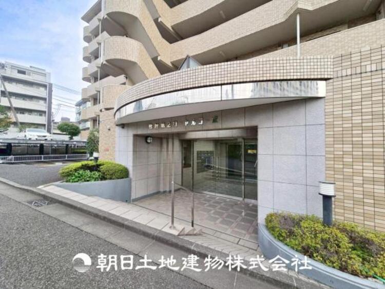 エントランス 【エントランス】 オートロック付きでセキュリティー面も安心です。