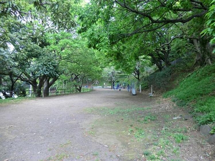 周辺 山手公園まで約760m