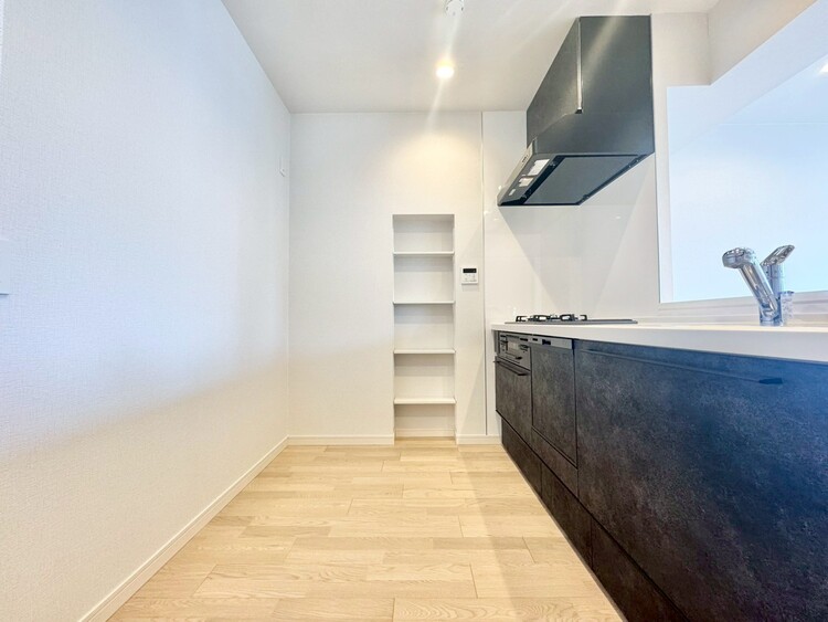 キッチン 洗練されたスタイリッシュなデザイン性と使いやすさを備えた仕様。