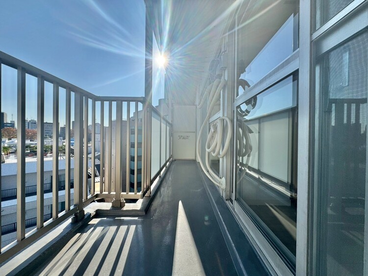 バルコニー 暮らしの中で、光と風を演出してくれるバルコニー。