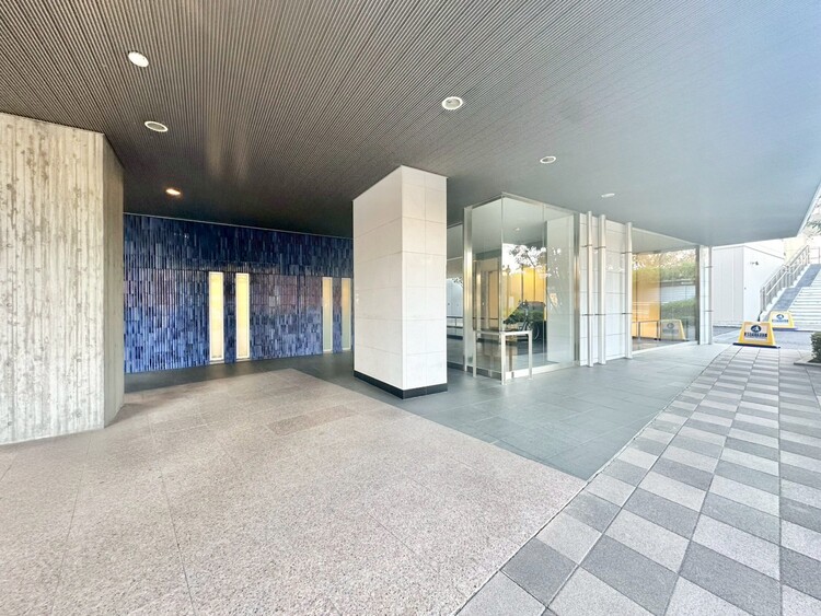 エントランス 外と内をつなぐエントランスは、まさに顔となる場所。