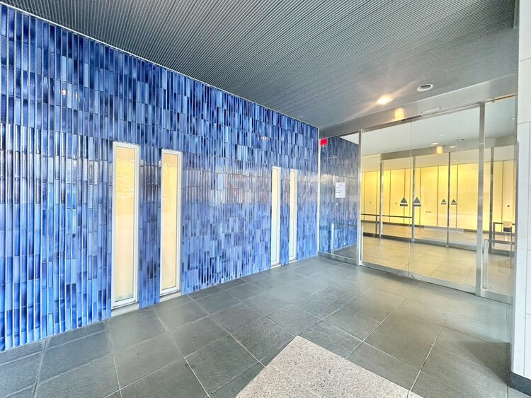 エントランス エントランス内部は、管理が行き届き清潔な共有スペースとなっています。