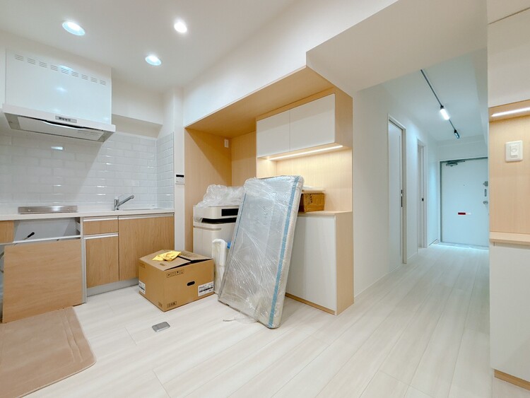 居間 忙しく過ぎゆく日常を置き去るほど、ゆったりした時間が流れるリビング。