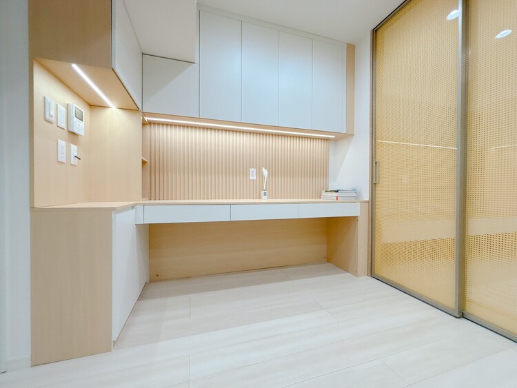 居間 飾り過ぎないシンプルな内装と偏り過ぎないデザインで統一しました。