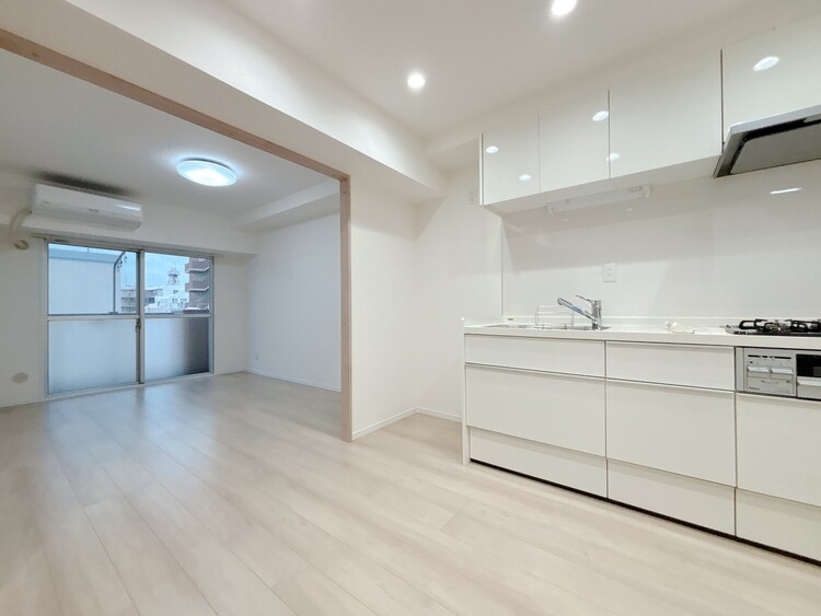 居間 快適に過ごす毎日を求めて、暮らしの中でご自身の「マイホーム」に創り上げてください。