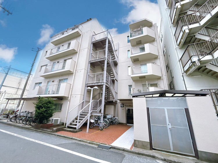 外観 資料には掲載していない情報が、現地にはたくさんあります。是非一度、現地をご確認ください。