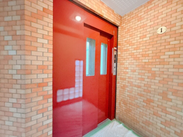 設備 エレベーターの管理も、きちんと行き届いてます。