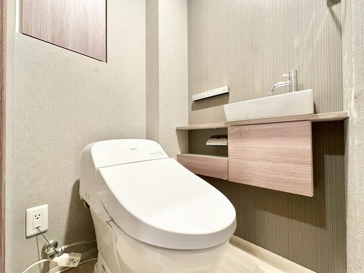 トイレ 暮らしの中のさりげないひとときの快適さにも、こだわりを、持って設備を配しております。