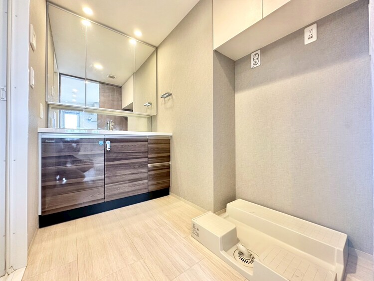 洗面 清潔感と心地よさを重視した、上質感漂うパウダールーム。