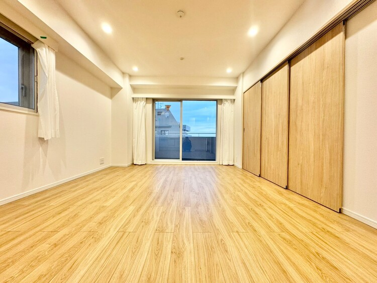 居間 居心地の良い空気感は、暮らしのステージを彩り、心からのやすらぎと満足感を与えてくれます。