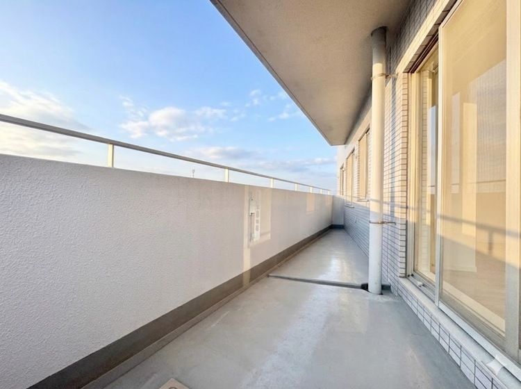 バルコニー 暮らしの中で、光と風を演出してくれるバルコニー。