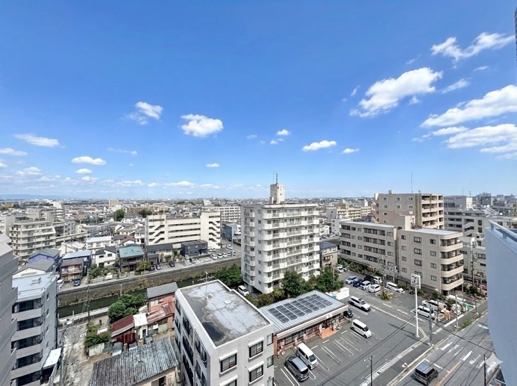 バルコニー 頬をなでる、優しい風を感じることが出来ます。